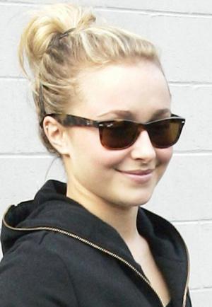 1270781448_hayden_panettiere_0.jpg