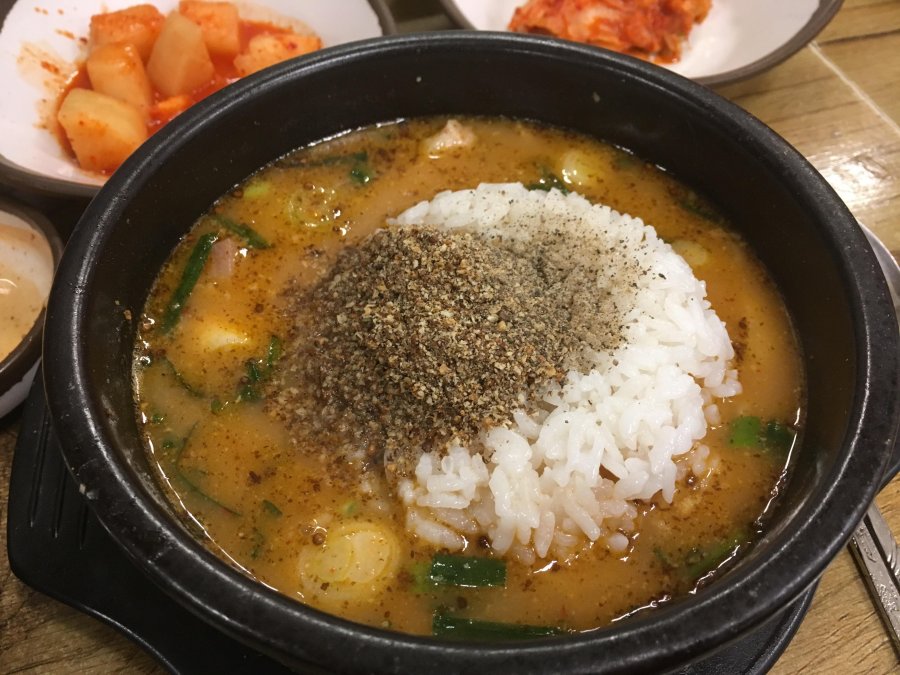 뱹