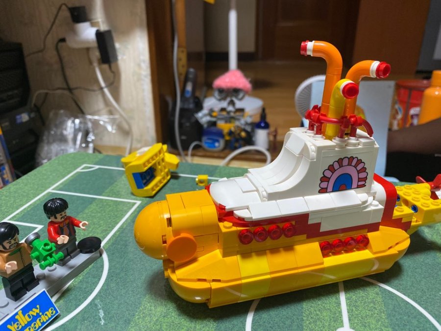 LEGO 21306 Yellow Submarine