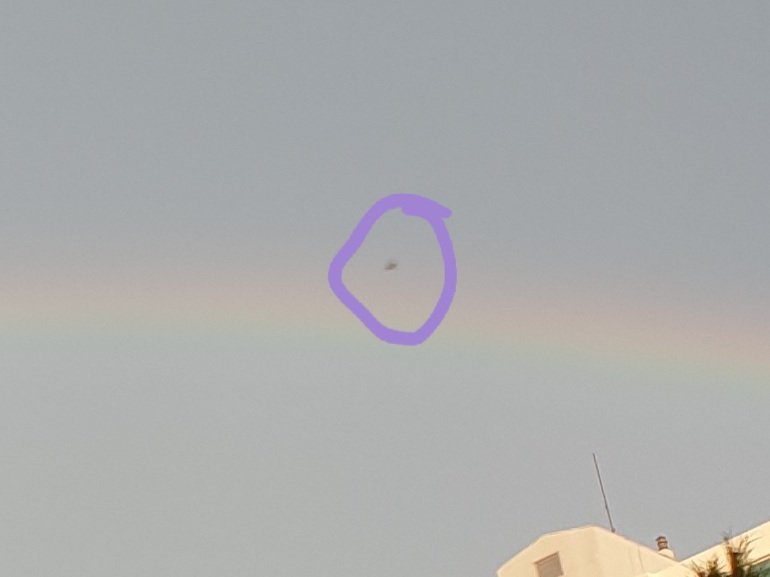  ̻ UFO(?)  ׿.