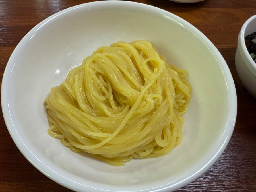 ¥