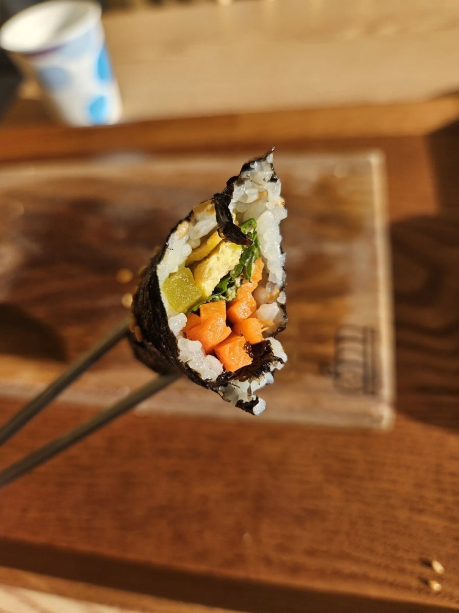 䤾