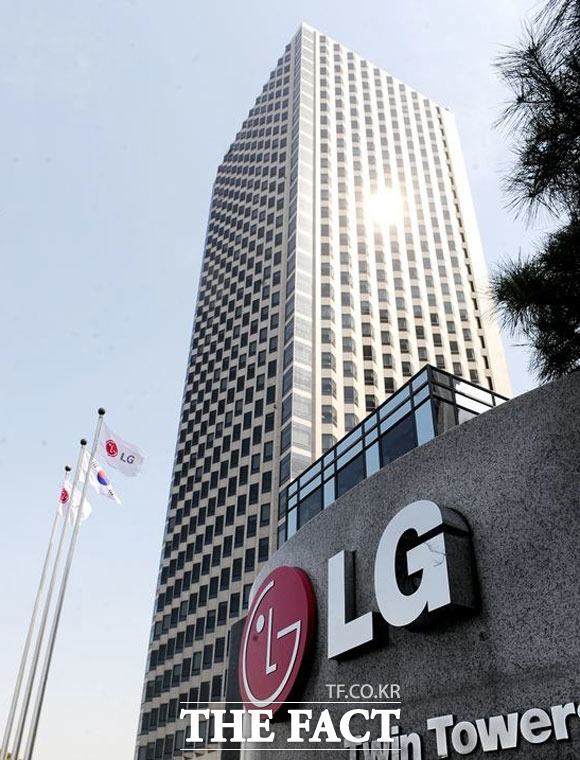 LG AI  LG AI  ְ  AI ȸ ΰȸ 'ϴ AI' ' н' о  2 ǥߴ. /Ʈ DB