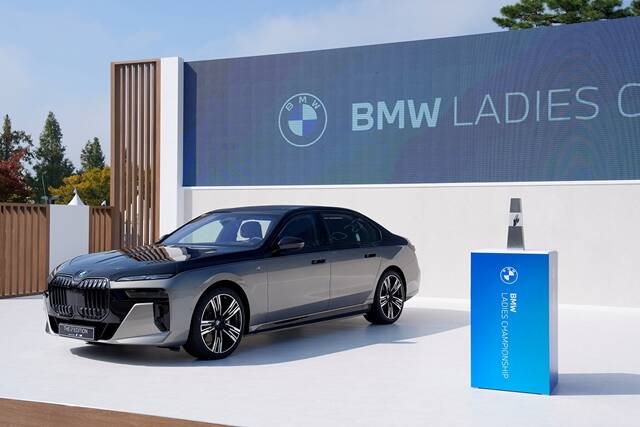 BMWڸư 'BMW ̵ èǾ 2024' ȸ      𵨰  𵨵 Ѵ. ̹ ȸ  Ǹϴ   'i7 xDrive60 M   2024 LPGA '. /BMWڸ