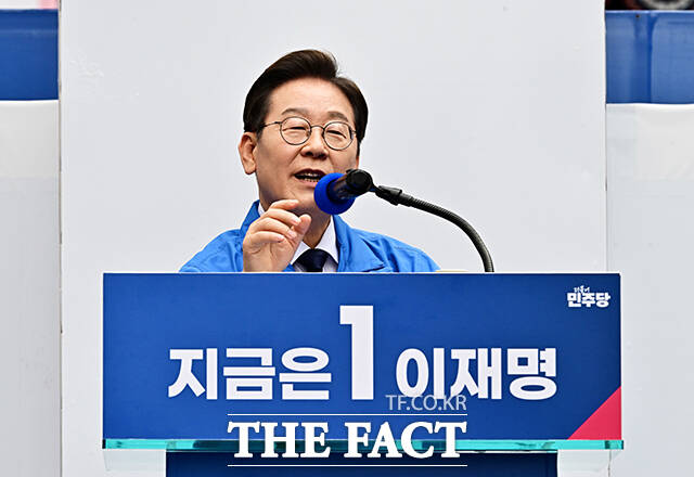  Ҿִ 뼱 ĺ 13 ' '      κ  蹮 ִ ǿ  ڵ鿡 ڷ׷ ޽  ߴ. / .
