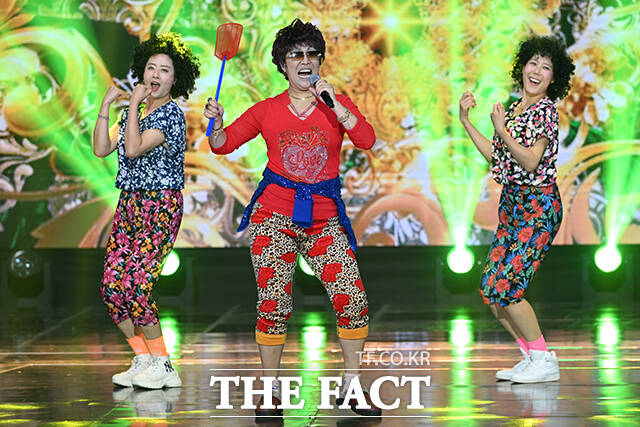  ̸ȭ 9    SBSŸ  SBS Life 'ƮԼ'  '̴' 븦 ġ ִ. / 